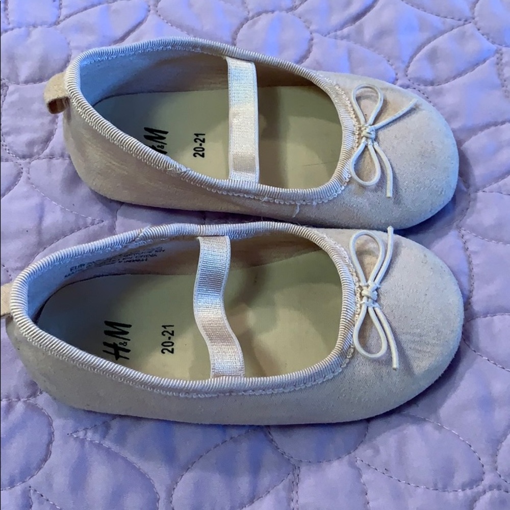 Shoes - Picture 4 of 6